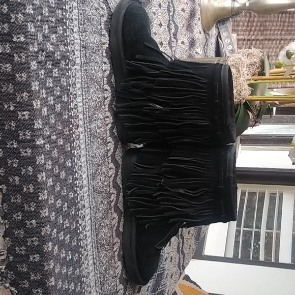 GIFTED Koolaburra by Ugg Black Cable Fringe Boots Uggs - Picture 13 of 15